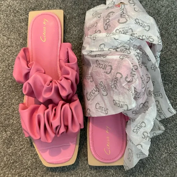 NWT Pink Sandals - Picture 5 of 6